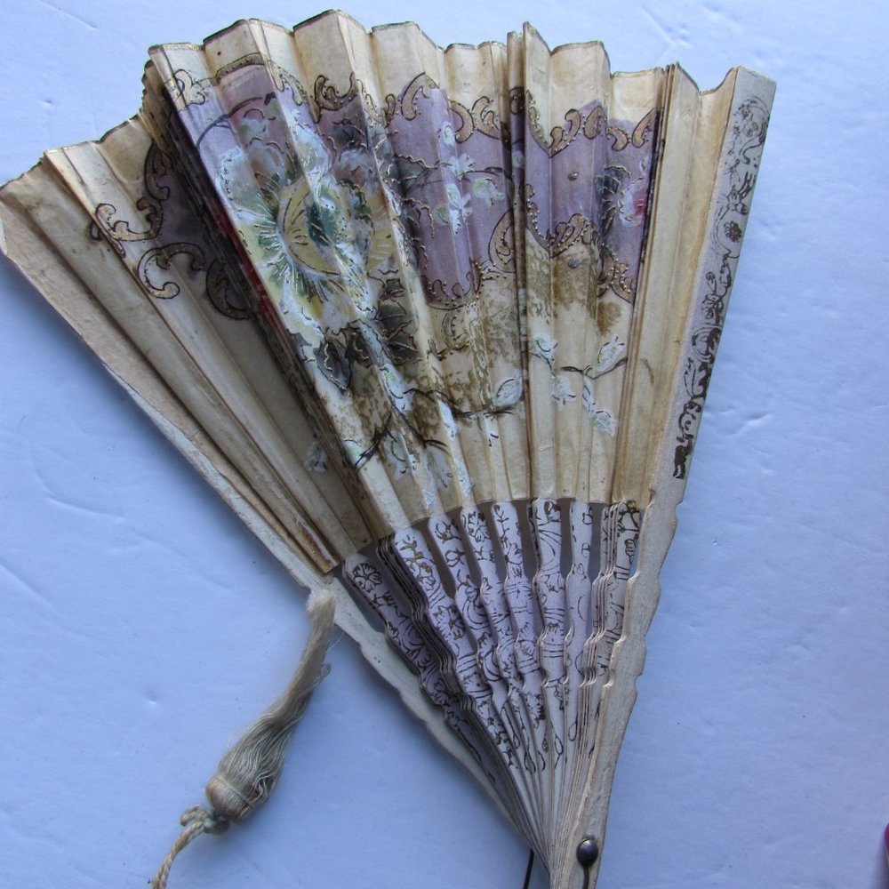Vintage Paper Hand Fan Lavender Pink Kranz Chicago Made in Japan - Picture 9 of 10